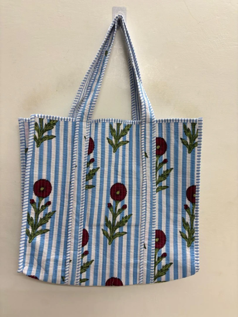 Cotton Travel Tote Bag with Quilted Finish view 4