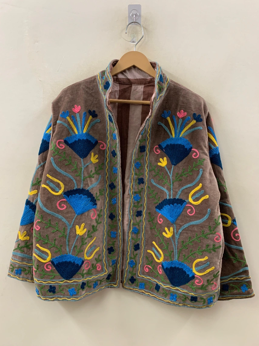 Women's Luxury Velvet Suzani Jacket alternate view